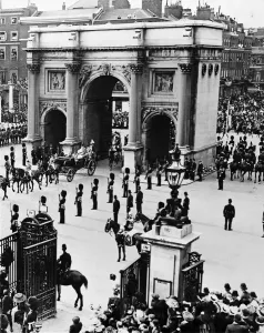 Prints of Coronation of King George V. The procession pictured passing through Marble Arch, London. 22nd June 1911 Event Prints: Coronation Procession Print, Marble Arch London 1911