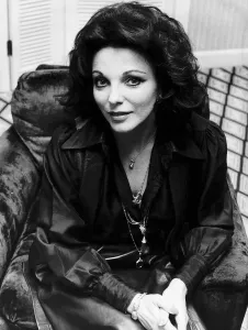 Joan Collins Print December 1982 (00141)