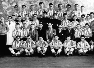 Prints of Sunderland Football Club Team Picture 1957-58 Front Row L-R Len Shackleton Don Revie Stan Anderson Jack Hedley Colin Grainger 0200to0299 Prints: Sunderland Football Club 1957-58 Team Print
