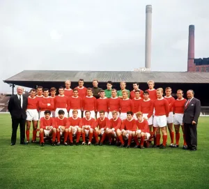 Prints of Manchester United team group, 28th July 1964 0200to0299 Prints: Manchester United Team Print 1964