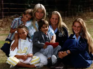 Anthea Redfern with Children Print (00504)