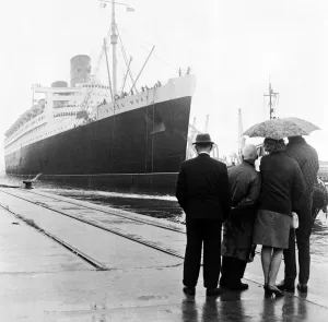 Queen Mary Record Run Print, 20th August 1966