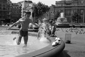 Prints of Heatwave in Trafalgar Square Weather Prints: Heatwave in Trafalgar Square Print, 13th June 1976