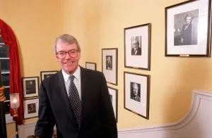 01415 Prints: John Major Print - 10 Downing Street Photo