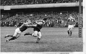 Gareth Edwards a true legend: 1971 Wales v Ireland Rugby Print