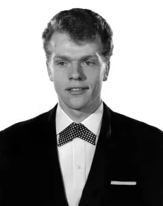 Model Peter Hamilton-Davies weaing shirt, bow tie and suit jacket Model Peter Hamilton-Davies weaing shirt, bow tie and suit jacket