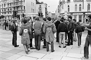 Images Dated 27th August 1979: Mods, Brighton Beach, East Sussex, Monday 27th August 1979