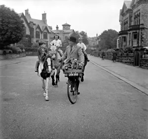 Mr. Tom Shaw has a riding school at Royal Crescent Lane, Scarborough, Yorkshire Mr. Tom Shaw has a riding school at Royal Crescent Lane, Scarborough, Yorkshire