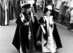 MSI Queen Mother accompanied by Prince Charles proceeds to the St Georges Chapel for MSI Queen Mother accompanied by Prince Charles proceeds to the St Georges Chapel for
