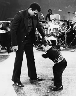 Muhammad Ali fights Kenny Baker the midget. 15th January 1979 Muhammad Ali fights Kenny Baker the midget. 15th January 1979