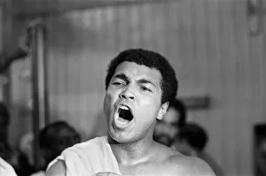 Images Dated 26th September 1976: Muhammad Ali in Gleasons Gym ahead of his third fight with Ken Norton