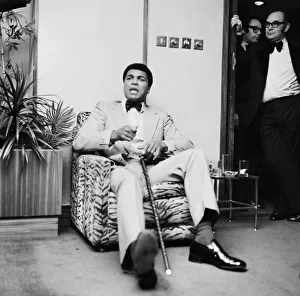 Muhammad Ali pictured at the Hilton Hotel press conference. 2nd December 1974 Muhammad Ali pictured at the Hilton Hotel press conference. 2nd December 1974