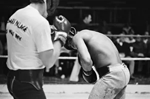 Images Dated 11th February 1973: Muhammad Ali training at Caesars Palace ahead of his non-title fight against Britain