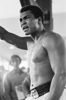 Images Dated 23rd September 1976: Muhammad Ali training at the Concord Hotel in Catskill Mountains