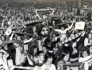 Music - Pop - Bay City Rollers - Ecstatic fans of the Bay City Rollers hail their heroes Music - Pop - Bay City Rollers - Ecstatic fans of the Bay City Rollers hail their heroes