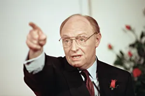 Neil Kinnock launches the Labour Party manifesto 'It' Neil Kinnock launches the Labour Party manifesto 'It'