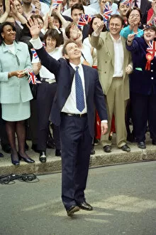 Images Dated 2nd May 1977: New Prime Minister Tony Blair outside 10 Downing Street after the Labour Party had won