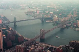 New York aerial view of the Brooklyn bridge August 1999 New York aerial view of the Brooklyn bridge August 1999
