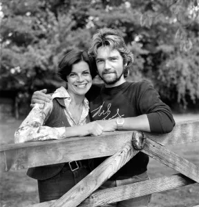 Noel Edmonds and his wife at home relax in the garden. September 1976 Noel Edmonds and his wife at home relax in the garden. September 1976