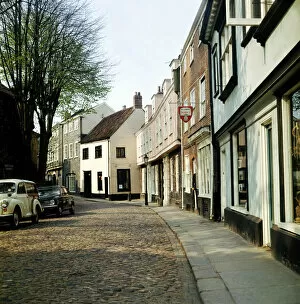 Images Dated 13th April 2005: Norwich East Anglia England General Views - Street Scene Elm Hill cobble street