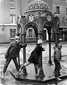 The old iron drinking fountain at the entrance to Cardiff Docks doesn' The old iron drinking fountain at the entrance to Cardiff Docks doesn'