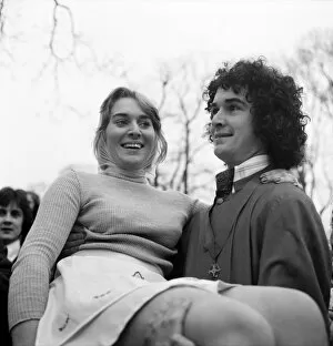 Images Dated 11th February 1975: Olney, Bucks. Pancake Race England. Winner Sally Ann Faulkner, 17