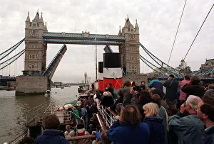 The Paddle Steamer Waverley Built on the Clyde in 1947 - to replace the original Waverley The Paddle Steamer Waverley Built on the Clyde in 1947 - to replace the original Waverley