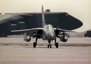 A Panavia Tornado F3 of 5 Sqd RAF Sept 1990 taxies in to the airfield in Dhahran A Panavia Tornado F3 of 5 Sqd RAF Sept 1990 taxies in to the airfield in Dhahran