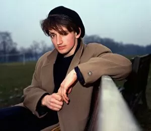 Images Dated 1st February 1985: Pat Nevin sitting on bench February 1985