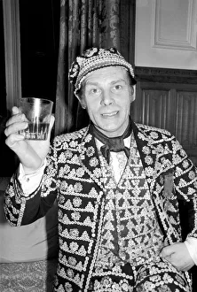 Pearly King George Major. April 1975 75-2253-001 Pearly King George Major. April 1975 75-2253-001