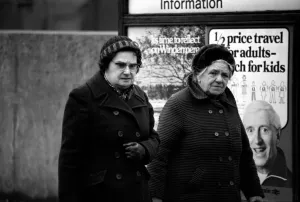 Pensioners: The elderly of Birmingham out and about shopping. March 1981 PM 81-01149-001 Pensioners: The elderly of Birmingham out and about shopping. March 1981 PM 81-01149-001