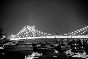 Photography/Night. Illuminated Bridge. Albert Bridge. March 1975 75-01590-002 Photography/Night. Illuminated Bridge. Albert Bridge. March 1975 75-01590-002