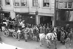 The Pickwick Coach at the Griffin, Kingston Upon Thames. Circa August 1936 The Pickwick Coach at the Griffin, Kingston Upon Thames. Circa August 1936