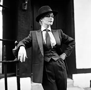 Images Dated 19th January 1983: Pop singer and actress Toyah Willcox dressed as a city slicker