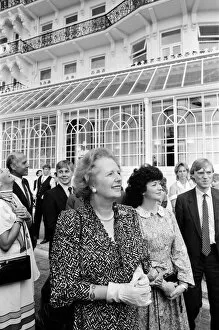 Images Dated 28th August 1986: Prime Minister Margaret Thatcher returns to the Grand Hotel in Brighton