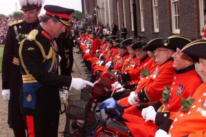 Prince Charles talks to Chelsea Pensioners in June 1999 Prince Charles talks to Chelsea Pensioners in June 1999