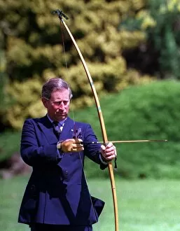 Images Dated 8th June 1999: Prince Charles tries his hand at Archery June 1999 with the Royal Company of Archers The