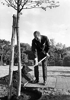Images Dated 28th May 1972: Prince Philip, Duke of Edinburgh at the Cheetham and Crumpsall model allotments in