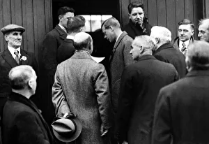Prince of Wales - later Edward VIII - at Stanley, 1934 zxsa Prince of Wales - later Edward VIII - at Stanley, 1934 zxsa
