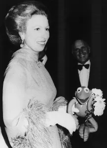Princess Anne meets Kermit the frog at the Muppets movie premiere Princess Anne meets Kermit the frog at the Muppets movie premiere