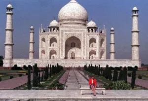 Princess Diana sits alone on a seat in front of the Taj Mahal in Agra, India Princess Diana sits alone on a seat in front of the Taj Mahal in Agra, India