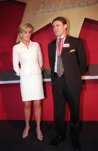 PRINCESS DIANA, WEARING WHITE SUIT, AND CHRIS MOON AT THE DAILY STAR GOLD AWARDS PRINCESS DIANA, WEARING WHITE SUIT, AND CHRIS MOON AT THE DAILY STAR GOLD AWARDS
