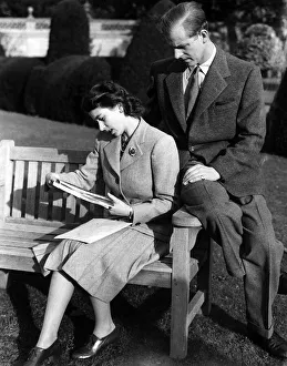 Mirror/0800to0899 00808/princess elizabeth lt philip mountbatten romsey Mirror/0800to0899 00808/princess elizabeth lt philip mountbatten romsey
