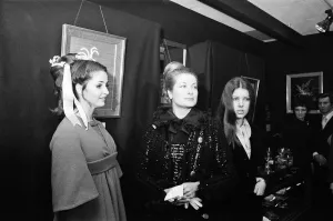 Princess Grace of Monaco and her daughter Princess Caroline opened an exhibition of cloth Princess Grace of Monaco and her daughter Princess Caroline opened an exhibition of cloth