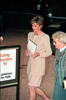 Images Dated 27th April 1993: PRINCESS OF WALES AT EATING DISORDERS CONFERENCE WEARING CREAM SUIT 1993