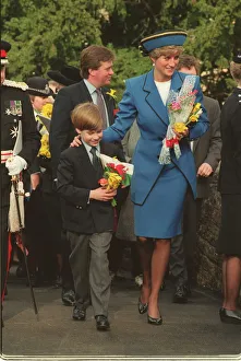 PRINCESS OF WALES, SMILING LEADING PRINCE WILLIAM AFTER MEETING CROWDS PRINCESS OF WALES, SMILING LEADING PRINCE WILLIAM AFTER MEETING CROWDS
