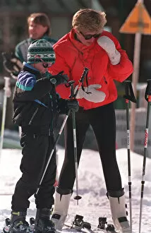 Images Dated 28th March 1993: PRINCESS OF WALES WITH SON PRINCE HARRY AS THEY TAKE A SKIING HOLIDAY IN LECH