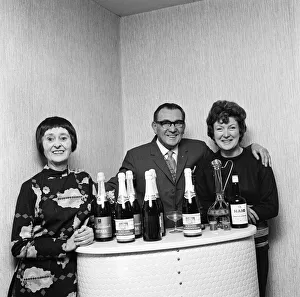 Pub landlord celebrates 40 years pulling pints, Teesside. 1972 Pub landlord celebrates 40 years pulling pints, Teesside. 1972