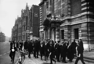 Pupils of Eton school changing class during the morning break around 11:00 Pupils of Eton school changing class during the morning break around 11:00