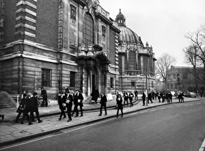 Pupils of Eton school changing class during the morning break around 11:00 Pupils of Eton school changing class during the morning break around 11:00